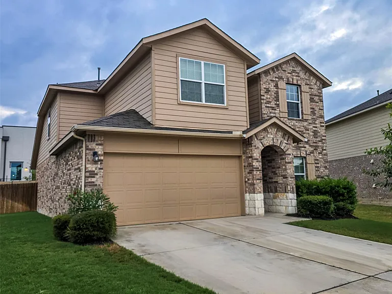 1403 Brashear Ct — Photo 2