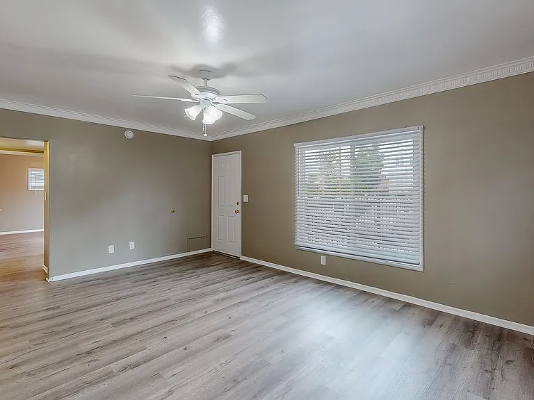 1818 N Kingsley Dr — Photo 23