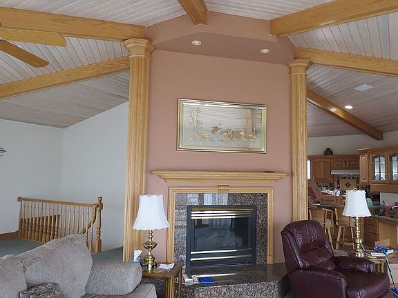 3rd image of 4011 Lakeview Dr