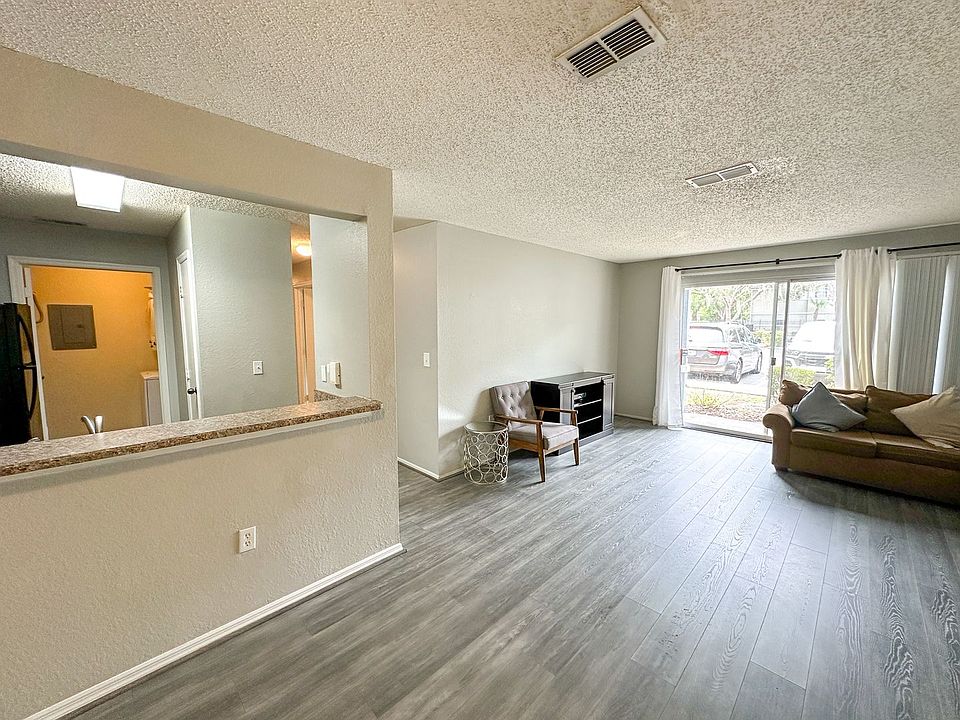 1st image of 3705 SW 27th St APT 317