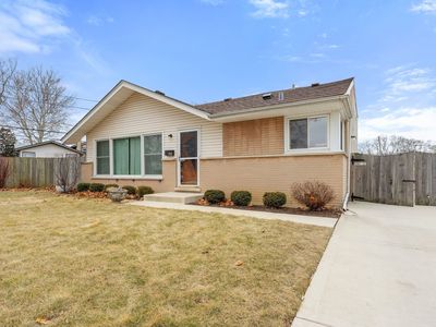 330 N 4th Ave, Des Plaines, IL, 60016