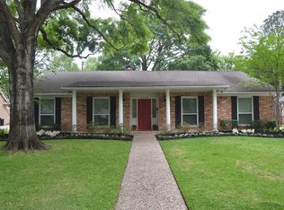 10715 Valley Forge Dr, Houston, TX 77042