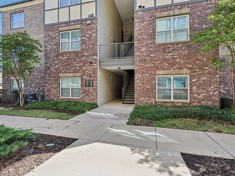 The Landing at Little Elm Apartments — Photo 39