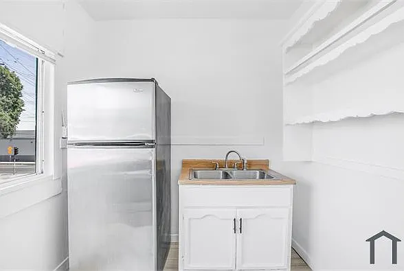 5251 S Main St #B — Photo 6