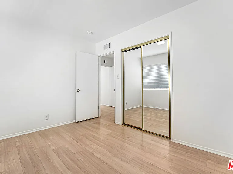 10393 Almayo Ave #5 — Photo 8