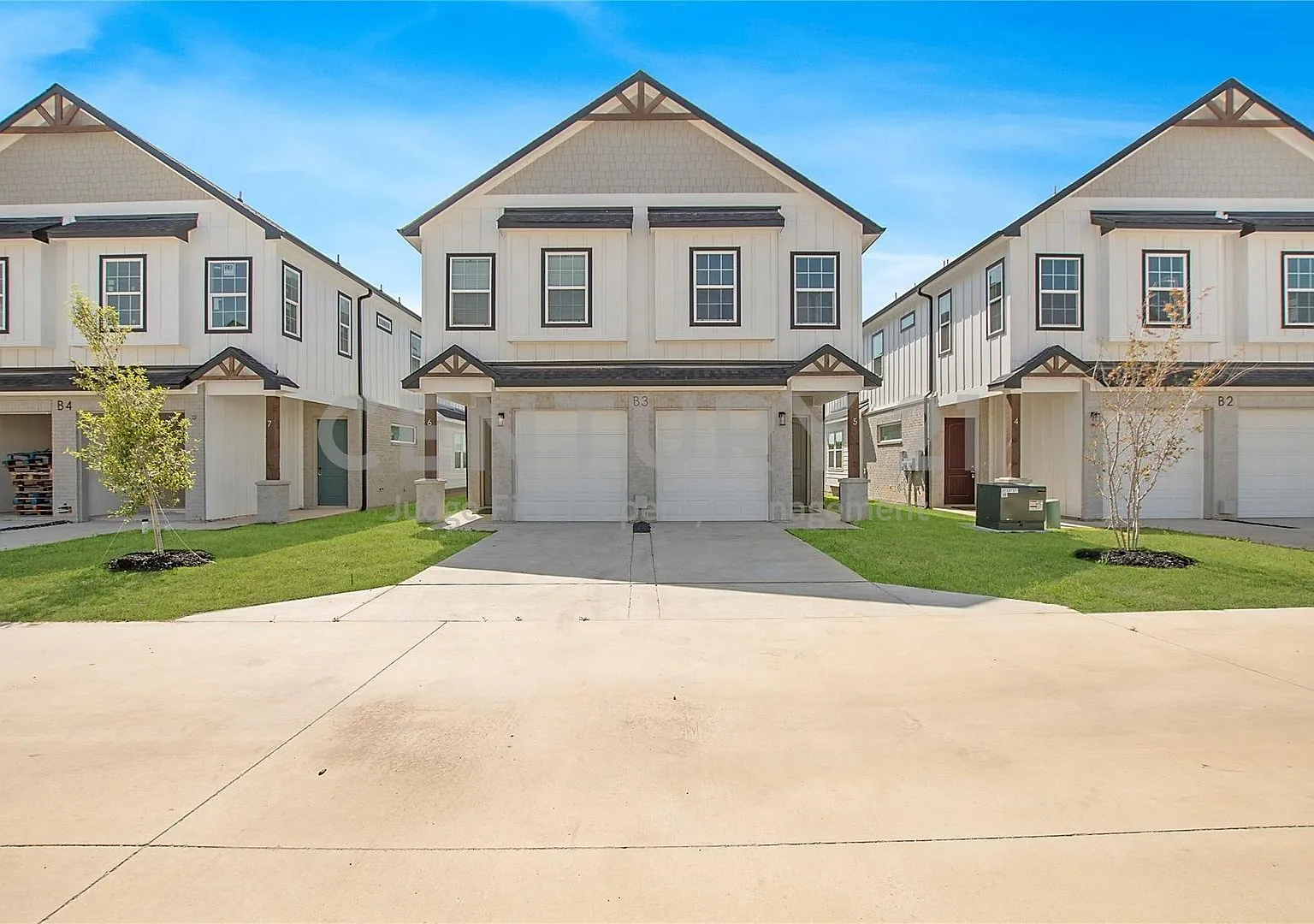Modern 2-Story 3/2.5/1 Townhome Ready for Move-In! — Photo 1
