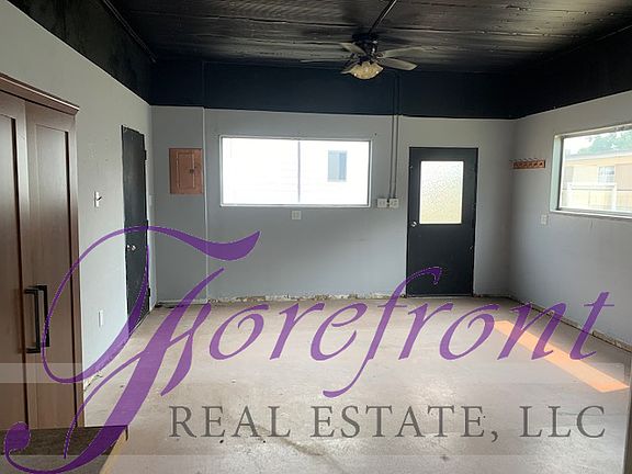 2nd image of 940 1/2 Adams St #10465786