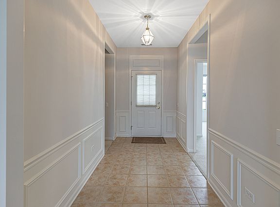 4th image of 13676 Wilshire Ct
