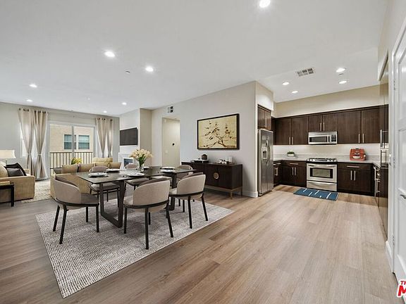 3rd image of 10878 Bloomfield Street #304