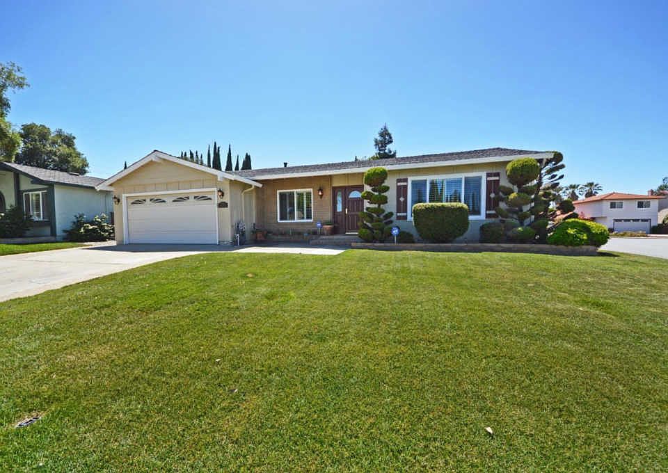 1st image of 6155 Moss Oak Way