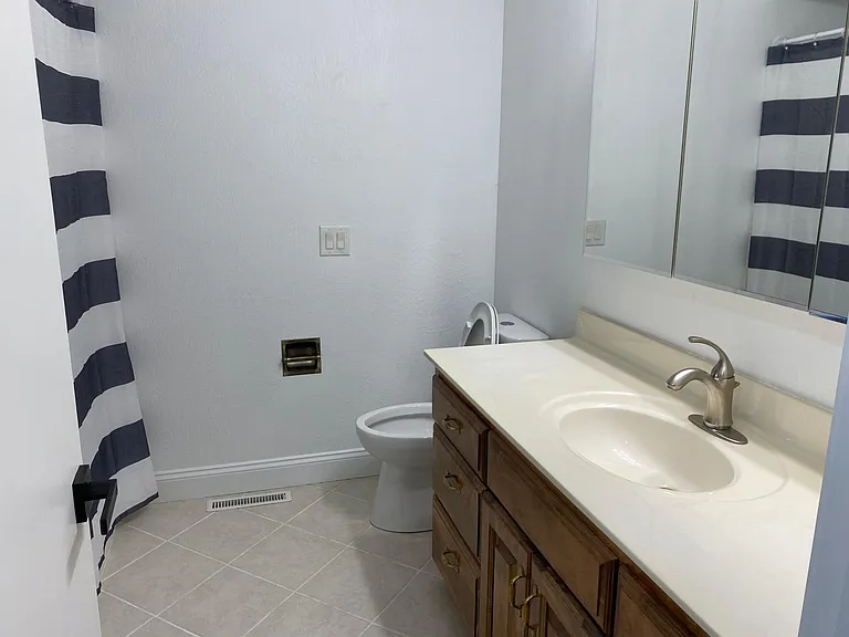 1329 E Snider St — Photo 21