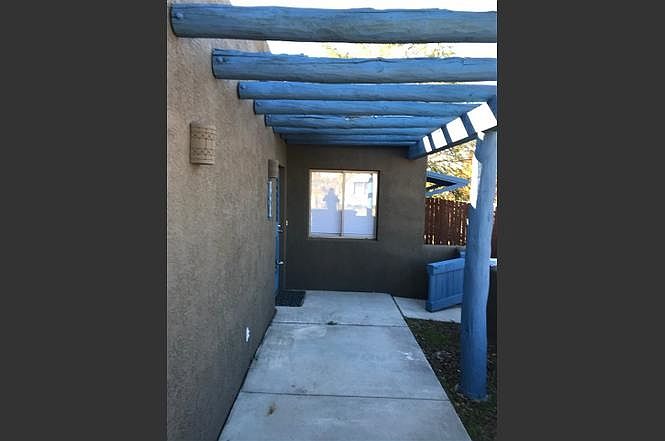 1st image of 3921 Los Milagros