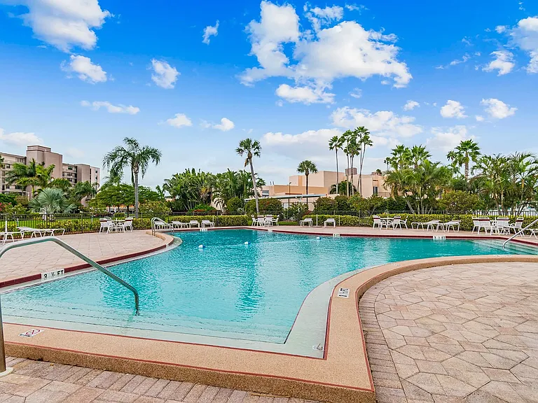7600 Sun Island Dr S #205 — Photo 34
