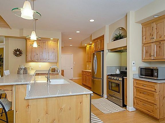 2nd image of 5381 Hilltop Cir