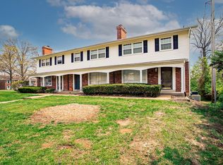 528 Oakland Hills Dr, Chesterfield, MO 63017