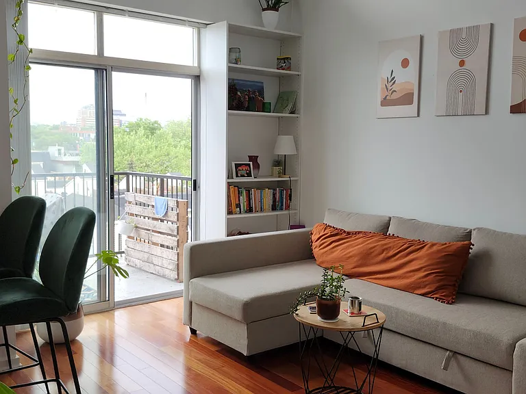800 King St W #619 — Photo 4