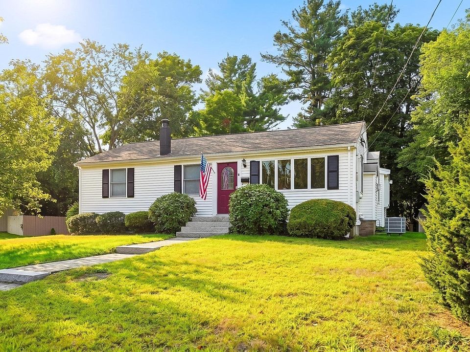 1st image of 4 Orchard Dr