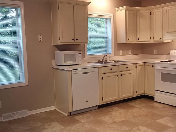 2nd image of 6196 Autumnleaf Ln