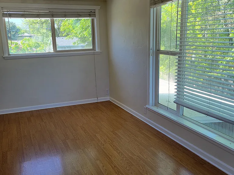 2504 S Montana — Photo 7