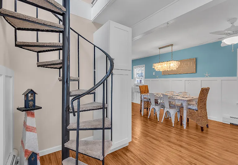 227 Bay Ter — Photo 11