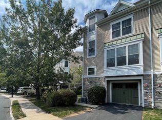 202 Cobblestone Dr, Ardmore, PA 19003