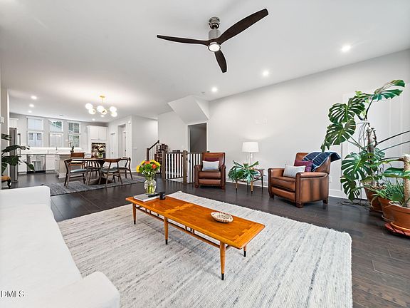 5th image of 916 Waterside View Dr