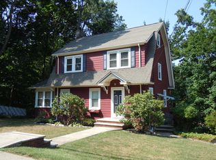 122 Cedar St, Cedar Grove, NJ 07009