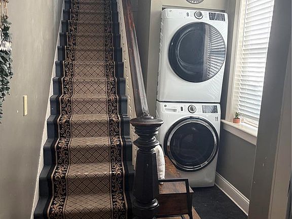 4th image of 21 E North St #2