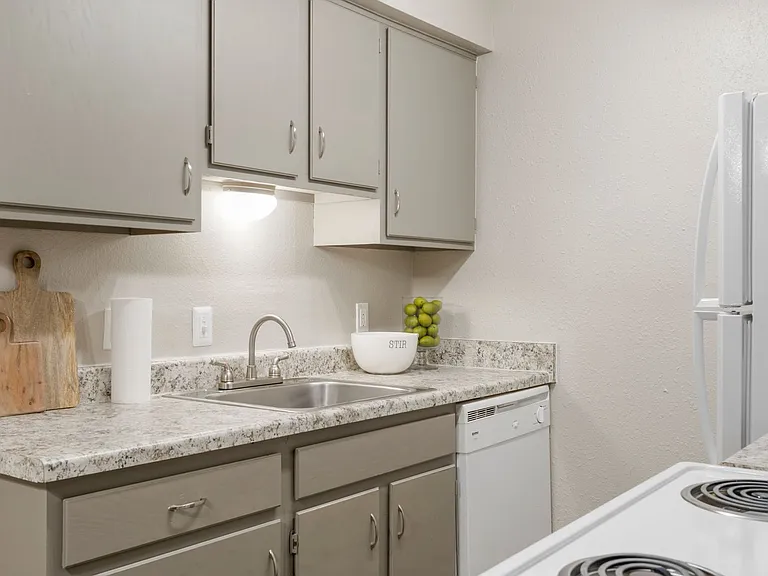 Echo Trail Apartments - Lease Today & Save $300 OFF Move-In Costs! — Photo 38
