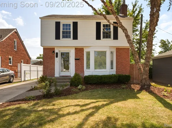 1059 Columbia Rd, Berkley, MI 48072