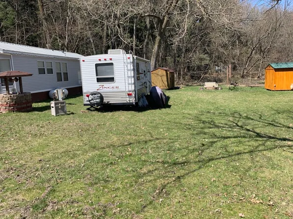 17/249 Woodhaven Dr E, Sublette, IL 61367
