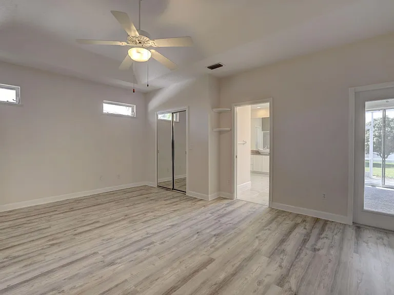 8028 Plantation Lakes Dr — Photo 18