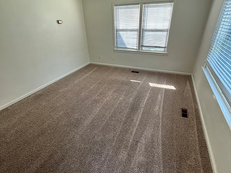 4403 W Bethel St — Photo 8