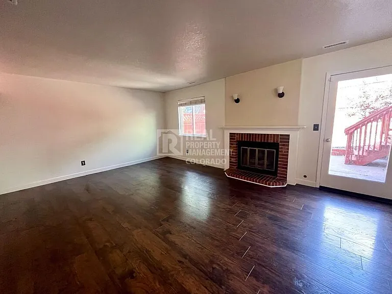 3710 Hickory Hill Dr — Photo 6