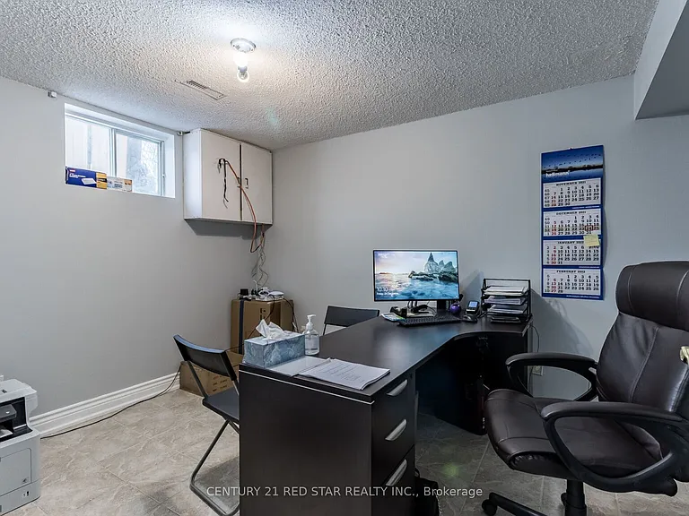 440 Rutherford Rd N — Photo 16