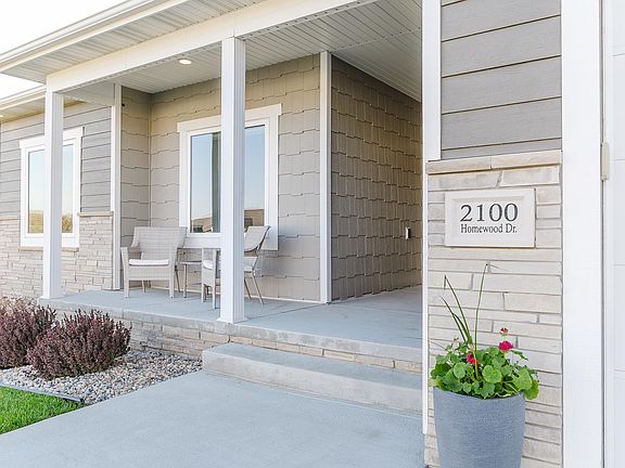 3rd image of 2100 Homewood Dr
