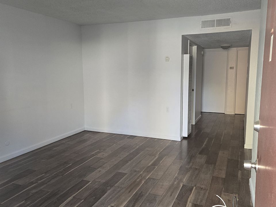 1st image of 221 W Tulare Ave #I