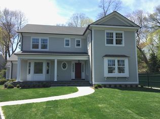 10 Durkin Pl, Riverside, CT 06878