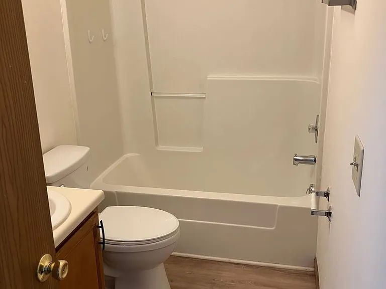 1220 Bunker Hill Ct #B — Photo 14