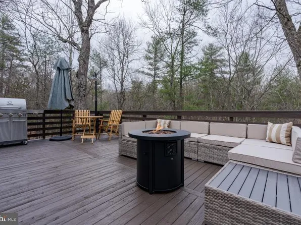 144 Palmer Rd, Basye, VA 22810