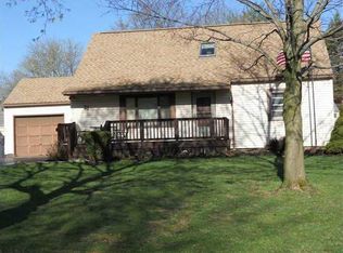 21 Mercedes Dr, Rochester, NY 14624