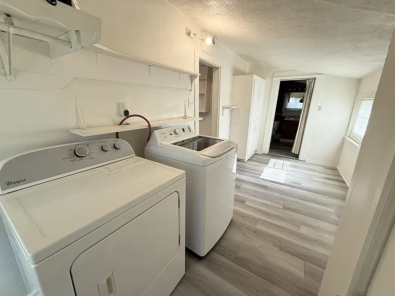 305 Beard St — Photo 17