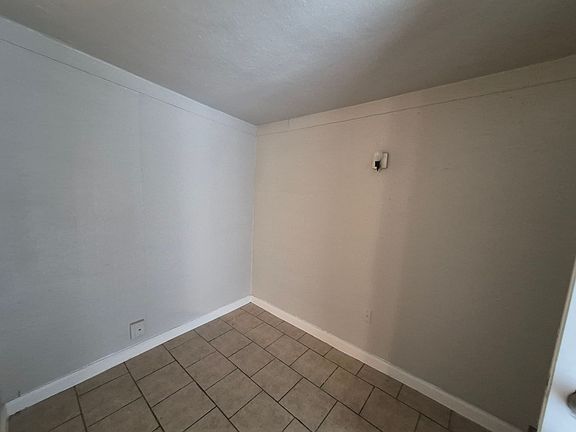 3rd image of 115 Caldwell St #8