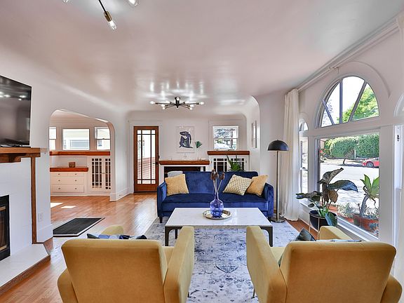 4th image of 3407 N Mountain View Dr #1