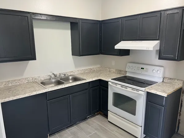 108 W Ball St APT 7, Plant City, FL 33563