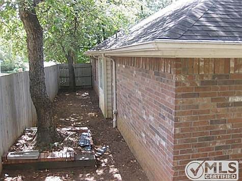 4th image of 1909 Canyon Ct
