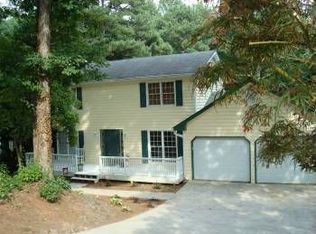 1073 Chartley Dr, Lilburn, GA 30047