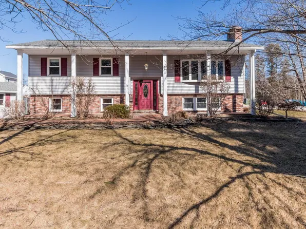 58 Maplewood Drive, Gorham, ME 04038