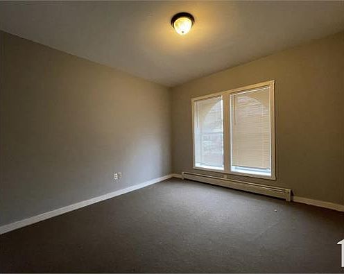 4th image of 815 E Main St APT 1B