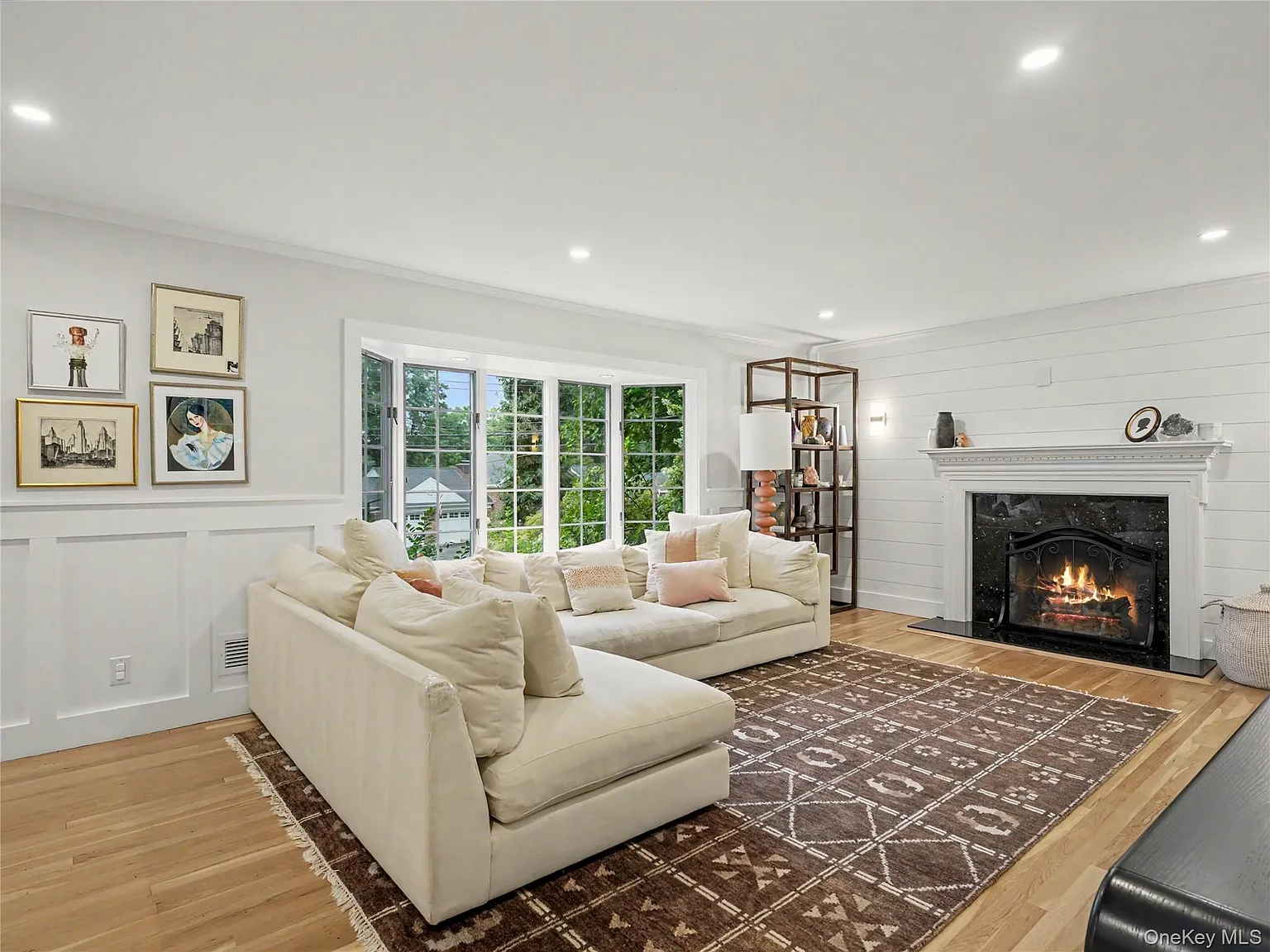 4 bed, 3.5 bath, 2300 sqft, $8,300 — Photo 4
